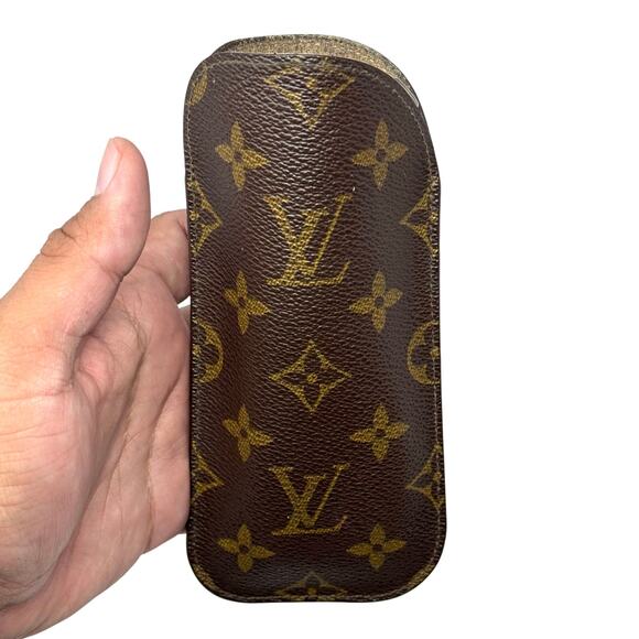 Louis Vuitton Monogram Glasses Case - Picture 13 of 13